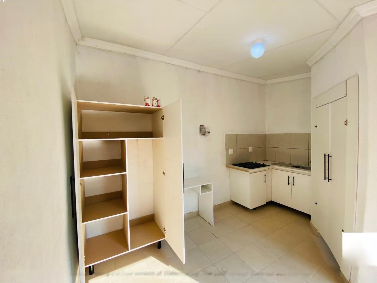 Tsholedi residence – rooms for students photo